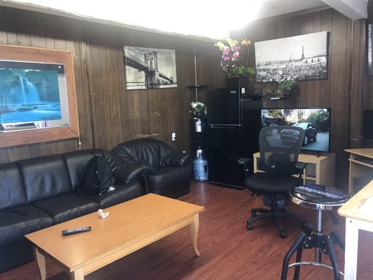Customer waiting area at Lam Auto Repair